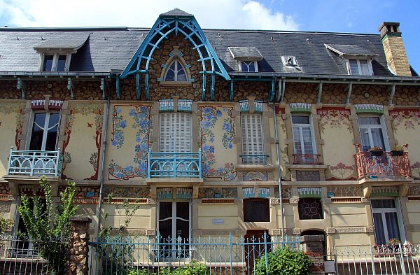 Um 1910 gebaute Jugendstilhäuser in der Rue Felix Faure in Nancy. - © Bernd F. Meier/dpa-tmn