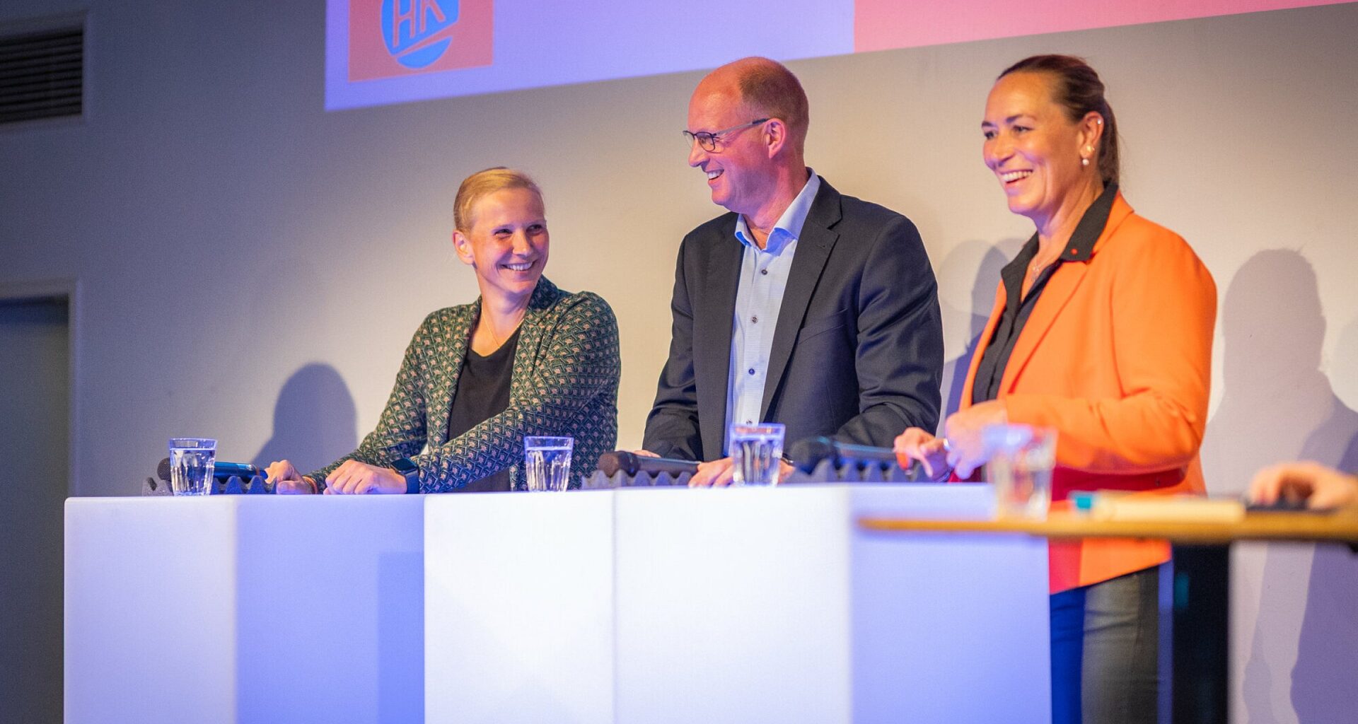 Mit vielen Fotos und Stream: Schlagabtausch zwischen Haller Bürgermeister-Kandidaten | Haller Kreisblatt