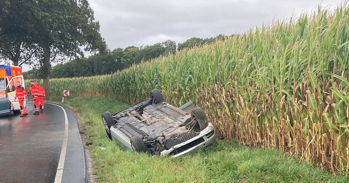20-jähriger Autofahrer überschlägt sich mit Mercedes im Bielefelder Norden