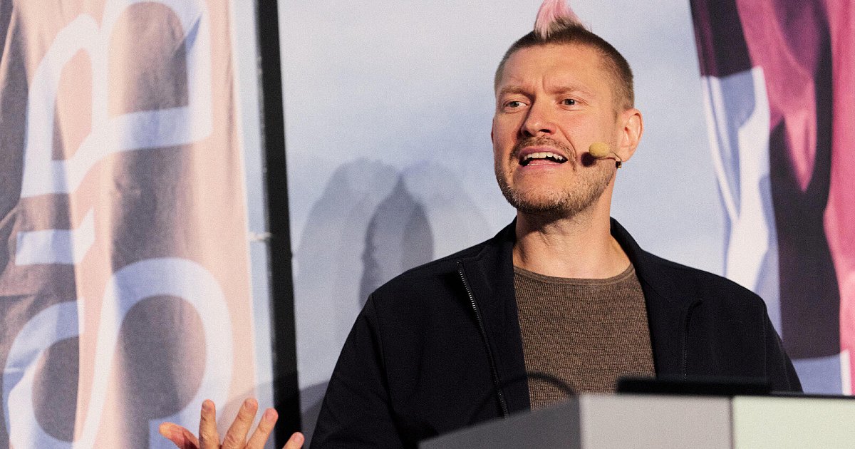 Digitalexperte Sascha Lobo in Bielefeld: So gelingt die KI-Transformation in OWL | Nachrichten aus Ostwestfalen-Lippe