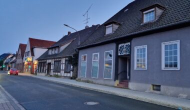 Dritter Versuch: Stadt Halle sucht Käufer für zwei Häuser an der Langen Straße | Haller Kreisblatt