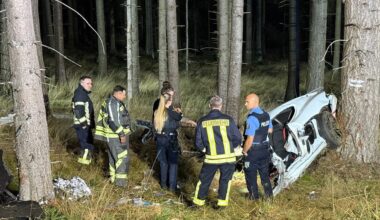 Unfall in Hessen: Porsche kracht in Bäume, zwei Männer tot | Regional