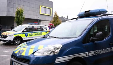 Der Jugendliche hatte am vergangenen Mittwoch seine Lehrerin vor Unterrichtsbeginn im Schulflur mit einem Messerstich im Gesicht