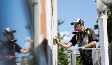 Street-Artist Benzi Brofman gestaltet Schulfassade in Osnabrück