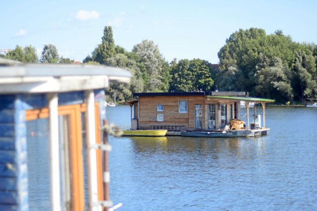 Bedrohte Zuflucht in der Rummelsburger Bucht: Dürfen in Berlin bald gar keine Hausboote mehr abseits von Liegeplätzen auf der Spree ankern?