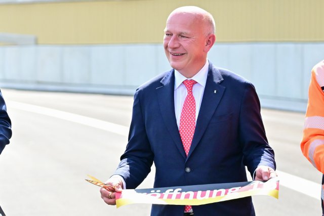Kai Wegner (CDU) freut sich, den neuen Abschnitt der A100 zu eröffnen. Ist das ideologiefreie Politik?
