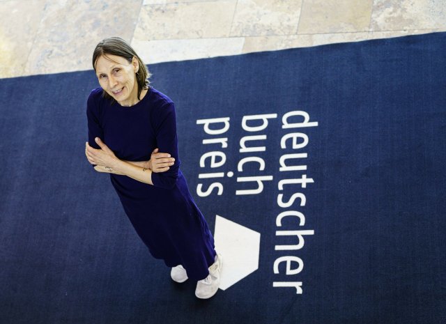 Das war ein gutes Buch, wir schwören! Im vergangenen Jahr gewann Martina Hefter mit »Hey guten Morgen, wie geht es dir?« den Deutschen Buchpreis 2024.