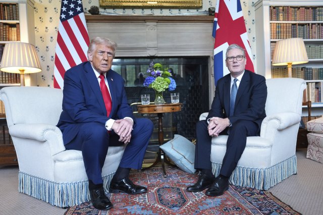 Der vielbeschworene Kampf gegen den Autoritiarismus rückt in den Hintergrund, wenn es um ökonomische Interessen geht: US-Präsident Donald Trump mit dem britischen Premier Keir Starmer.