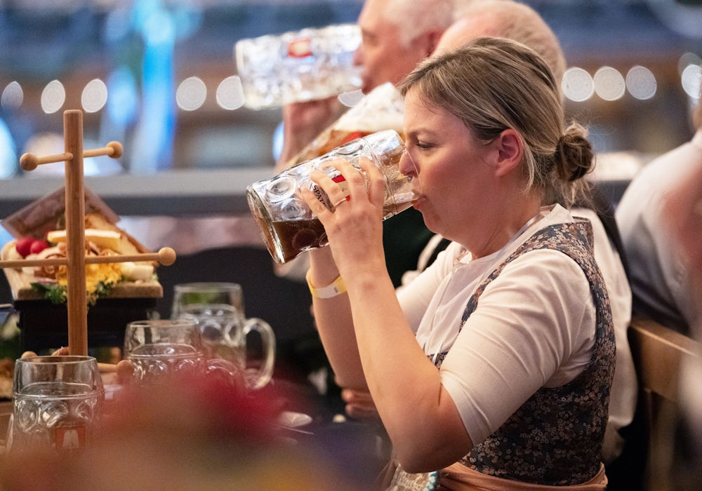 Katharina Schulze  trinkt auch nach dem Anstich lieber Spezi als Bier.
