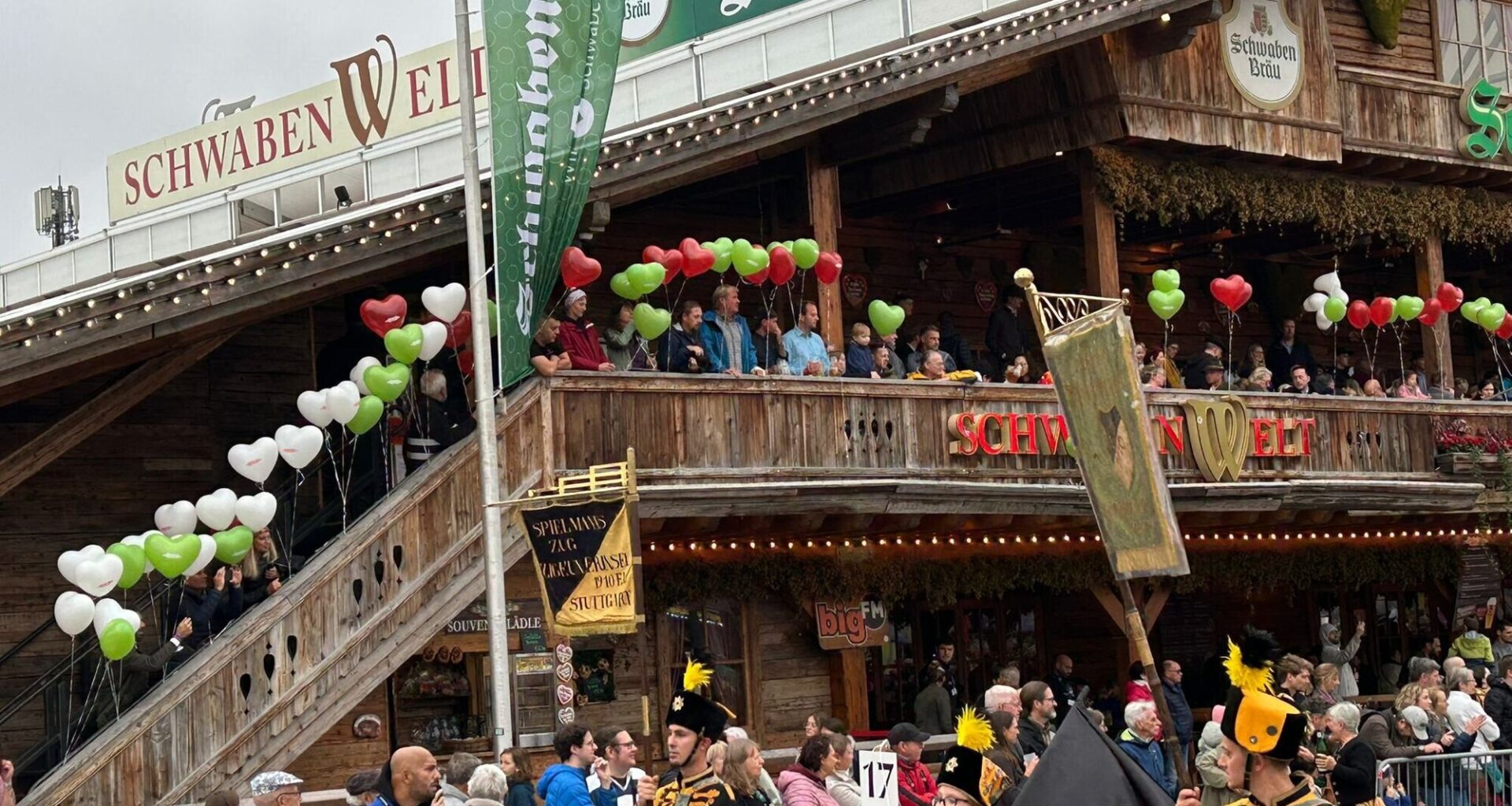Cannstatter Volksfest 2025 im Liveblog: Großer Andrang und Festumzug am Sonntag - Nachrichten aus Stuttgart