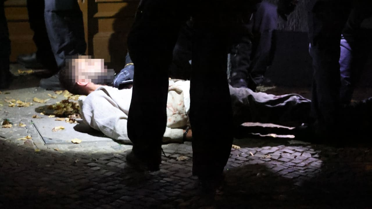 Berlin: Voll auf Koks! Pöbler geht auf Polizisten los | Regional