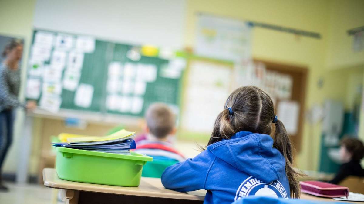 NRW leitet Disziplinarverfahren ein – Amtsarzt soll Dienstfähigkeit prüfen