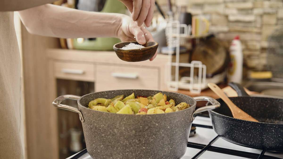 Mediziner warnt vor Gesundheitsrisiko durch übermäßigen Salzkonsum