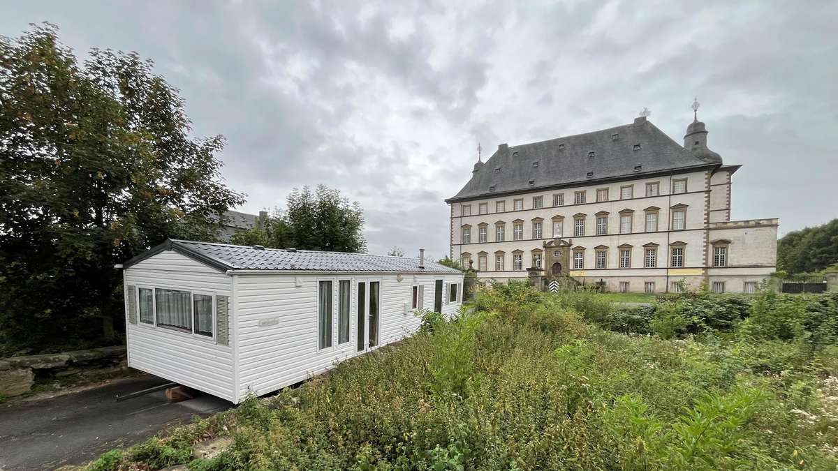 Bungalow versperrt Schlossbrücke in Mülheim: Eigentümer erklärt Hintergrund