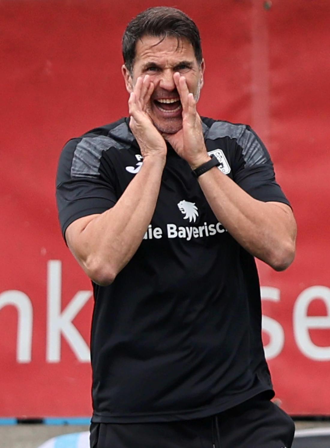 Extrem genervt: 1860-Coach Patrick Glöckner.