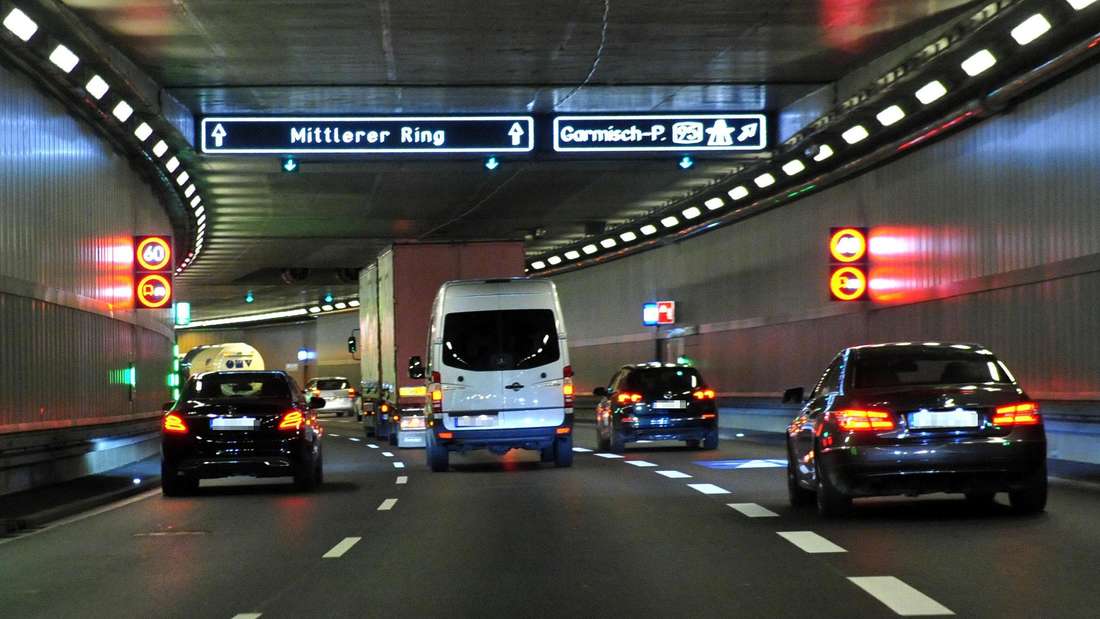 Stop-and-go-Verkehr im Luise-Kiesselbach-Tunnel.