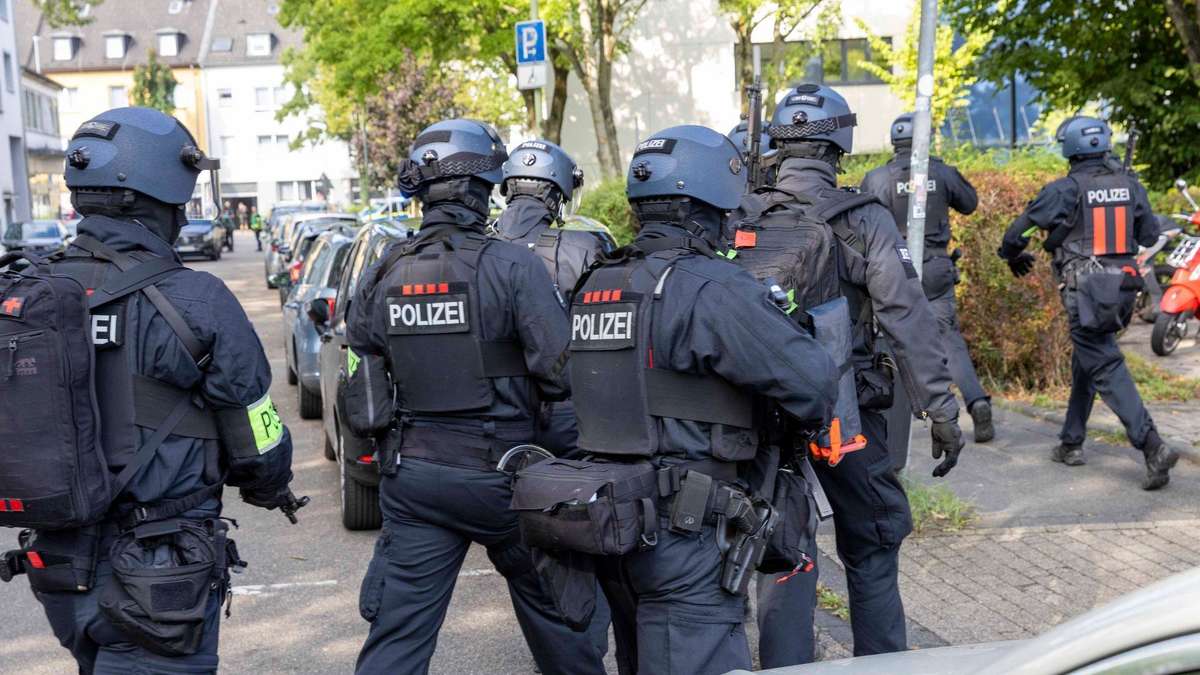 Lehrkraft verletzt – Polizei schießt auf tatverdächtigen Schüler