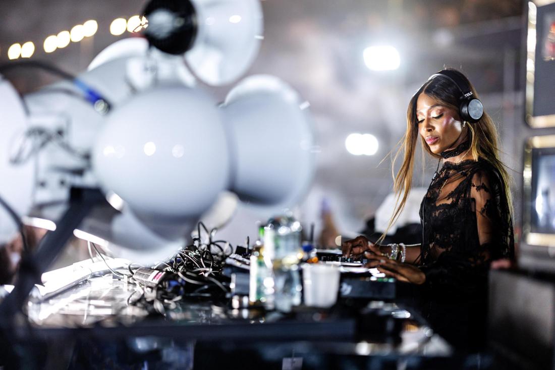Supermodel Naomi Campbell als DJane in München 
