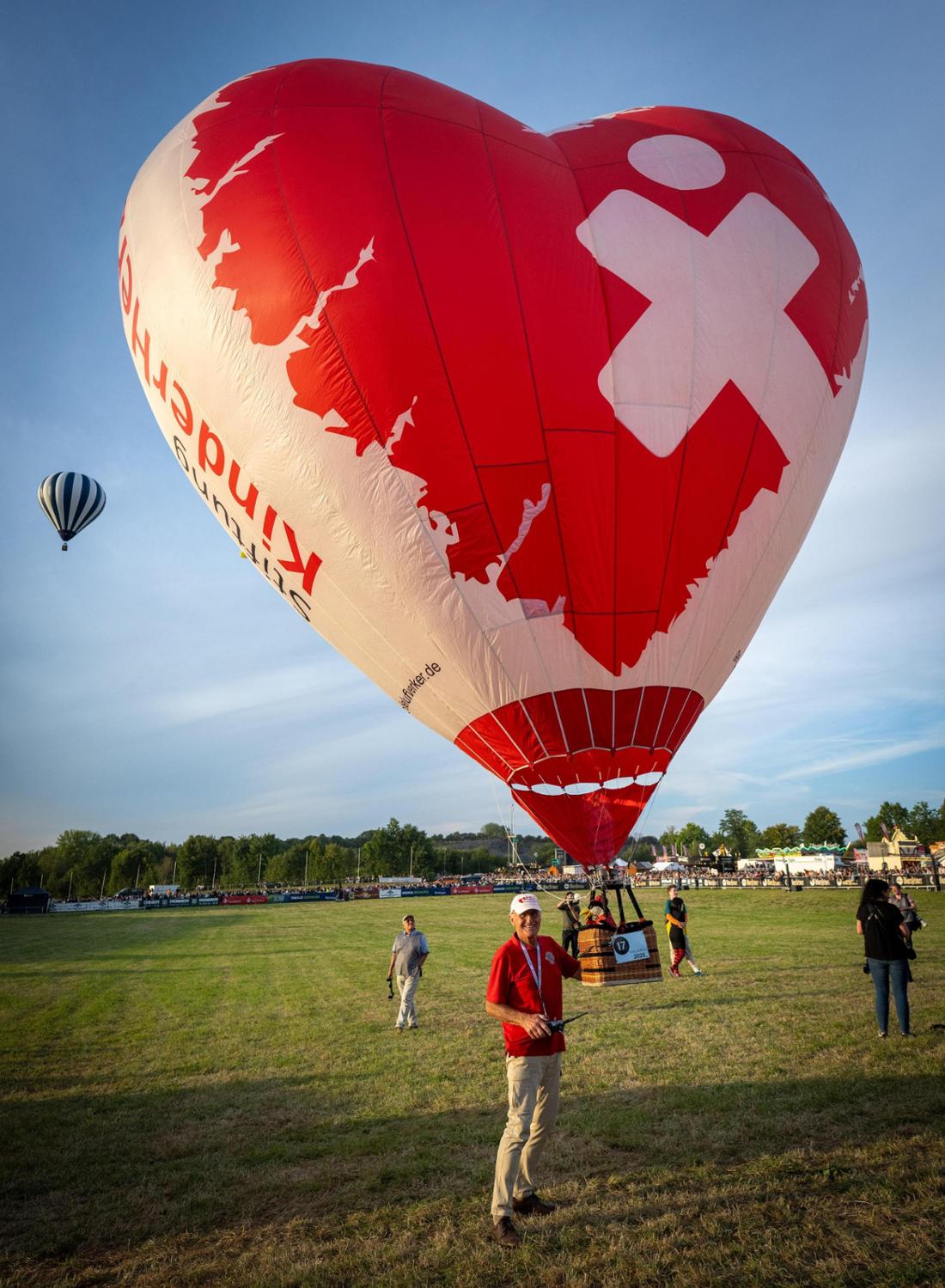 Jupp Hein Stziftung Kinderherz Modellballon Warstein Warsteiner Internationale Montgolfiade WIM 2025 