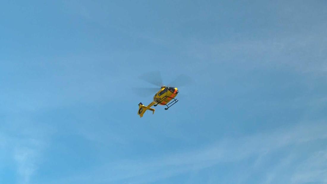 In Schwerte hat sich ein tragischer Unfall ereignet, bei dem nach ersten Erkenntnissen ein Mann und zwei Kinder ums Leben kamen. Ein brennendes E-Auto wurde zur tödlichen Falle.