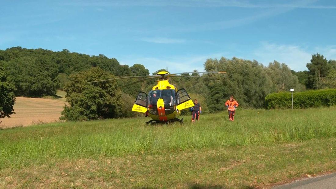 In Schwerte hat sich ein tragischer Unfall ereignet, bei dem nach ersten Erkenntnissen ein Mann und zwei Kinder ums Leben kamen. Ein brennendes E-Auto wurde zur tödlichen Falle.