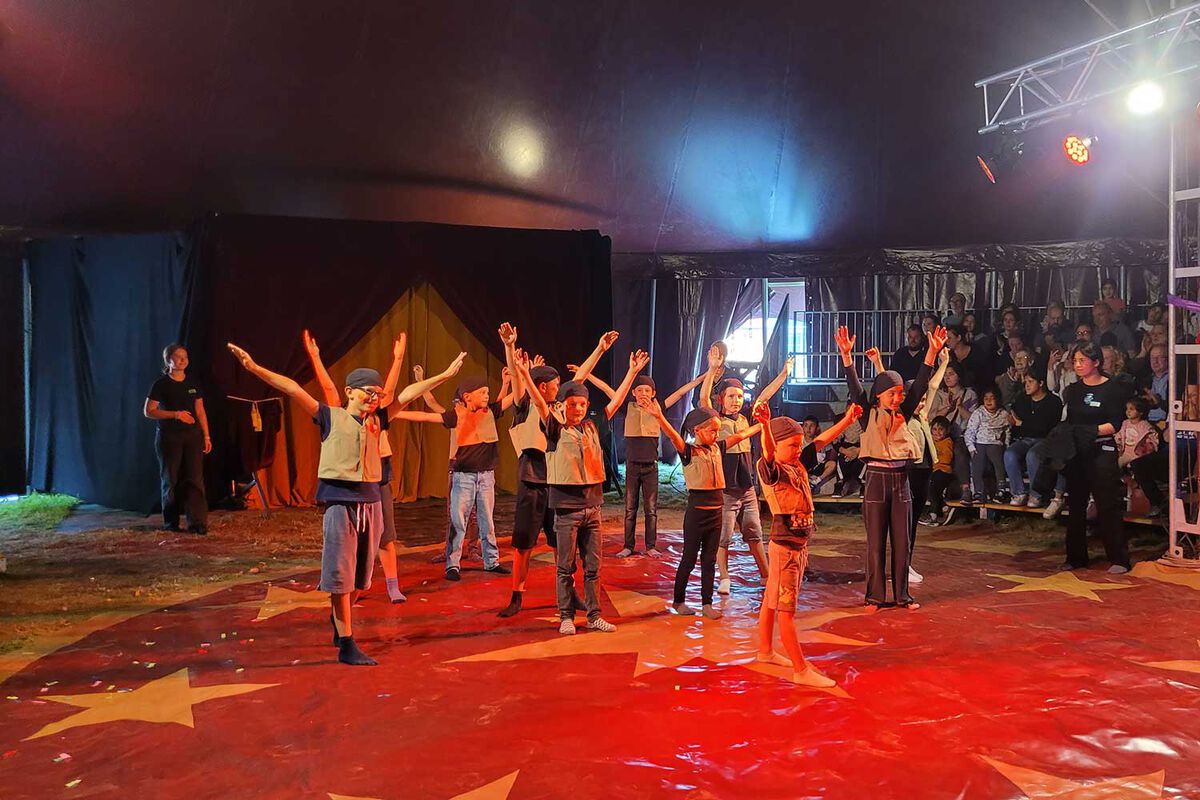 Die Aufführung vor Familien und Freunden war beim Mitmach-Zirkus in beiden Wochen jeweils der krönende Abschluss. Foto: Stadt Eschweiler - 