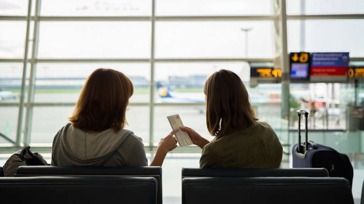 Statt Frankreich landeten zwei Touristen auf einem anderen Kontinent