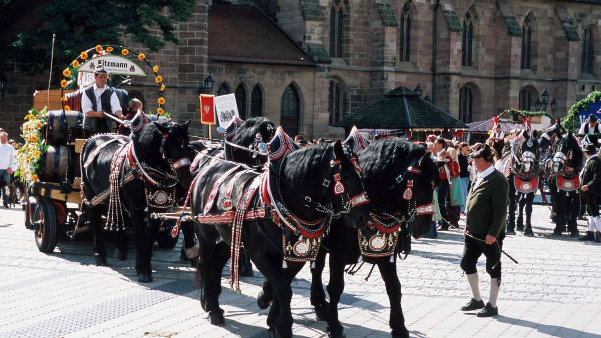 Beliebtes Altstadtfest in Bayern läuft 2025 extra lang