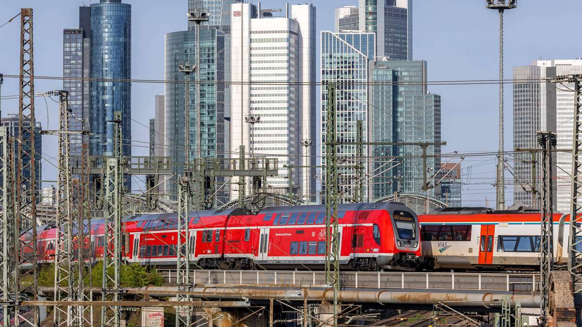Personalprobleme und Weichenstörungen: Bahnchaos rund um Frankfurt