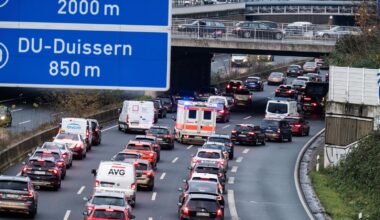 Schwerer Unfall auf der A59 in Duisburg: Langer Stau