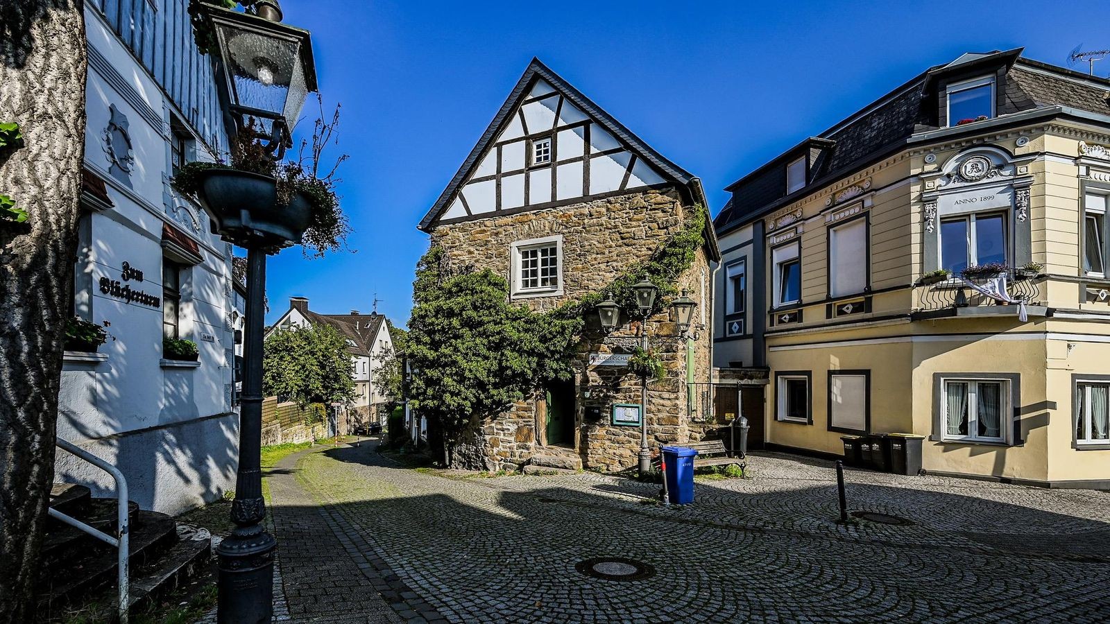 Bürgerschaft feiert rund um den historischen Blücherturm in Essen