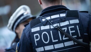 Mann mit Pistole gegen Kopf geschlagen – Polizei nimmt Räuber fest
