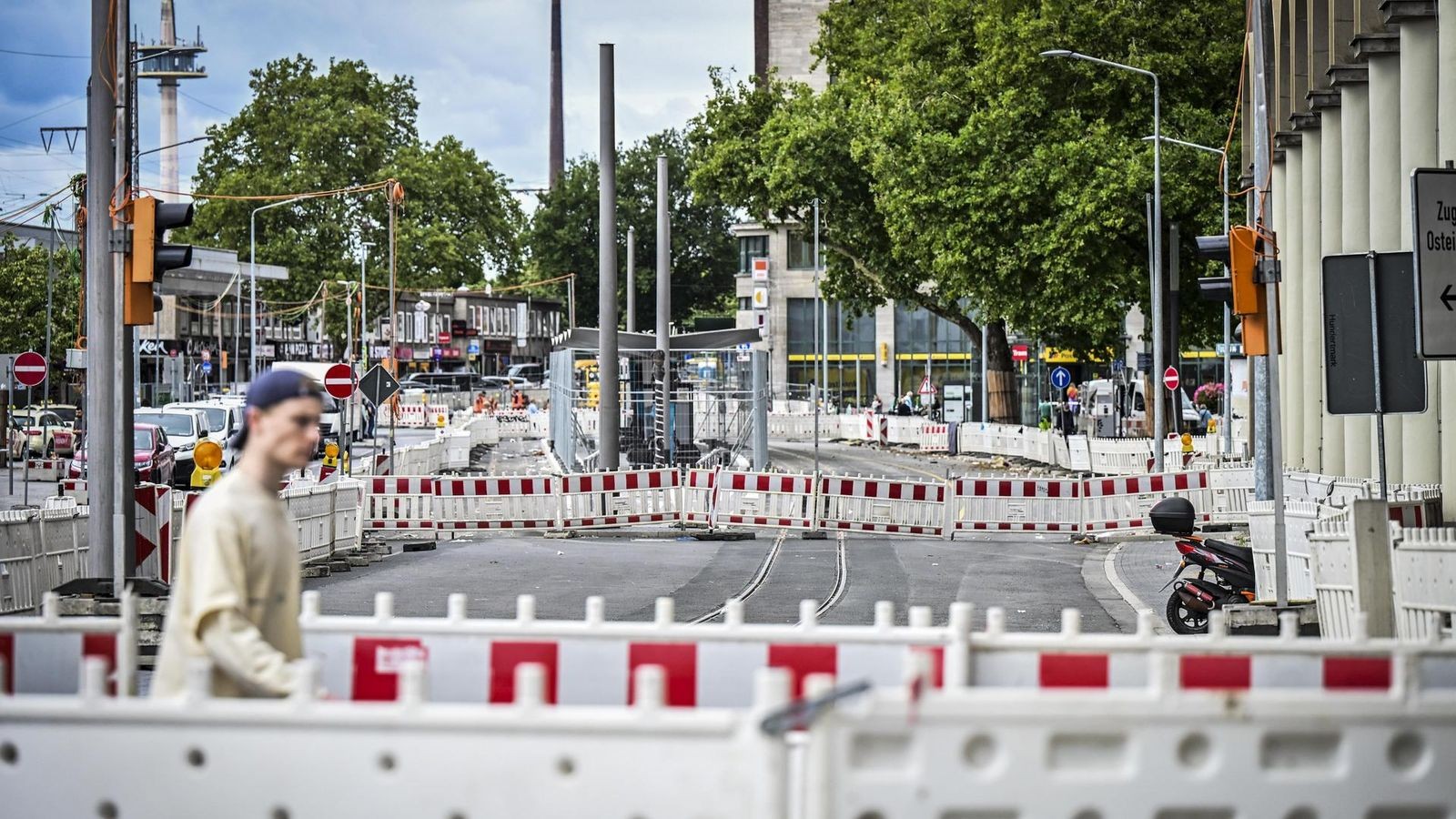 Baustelle vor Essener Hauptbahnhof bleibt noch Wochen bestehen