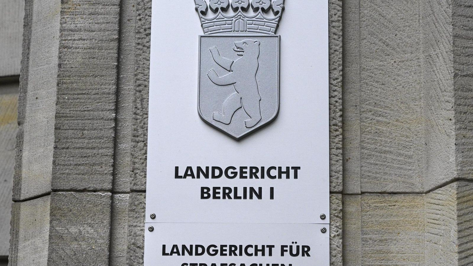Teure Uhr vom Handgelenk gerissen – 24-Jähriger vor Gericht
