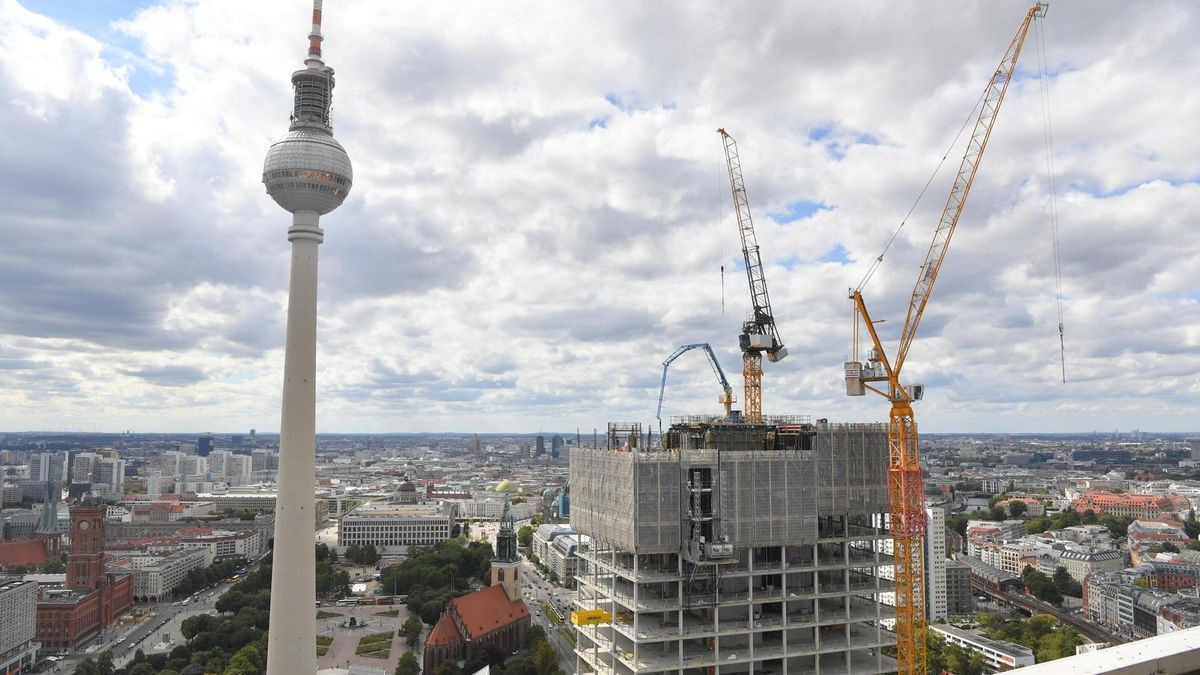 Hochhaus Neubau am Alexanderplatz