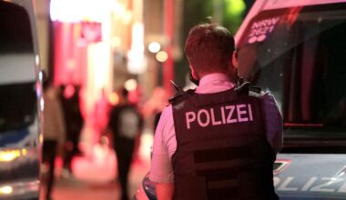 Drei Männer halten Person im Auto gefangen