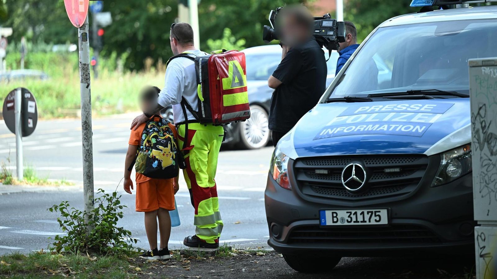 Auto erfasst Kinder – Sekunden vom Albtraum entfernt