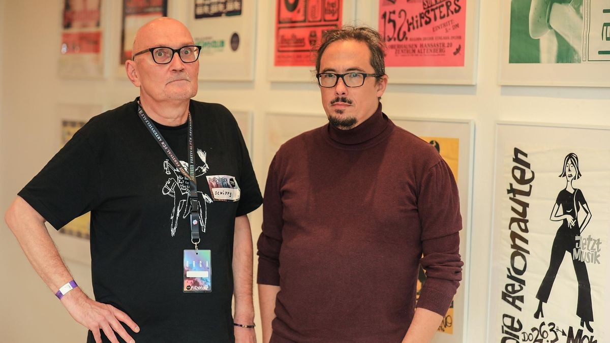 Michael Schiplage und Bernd Barenberg (v.li.) haben das Material für die Ausstellung gesichtet und zusammengetragen.  