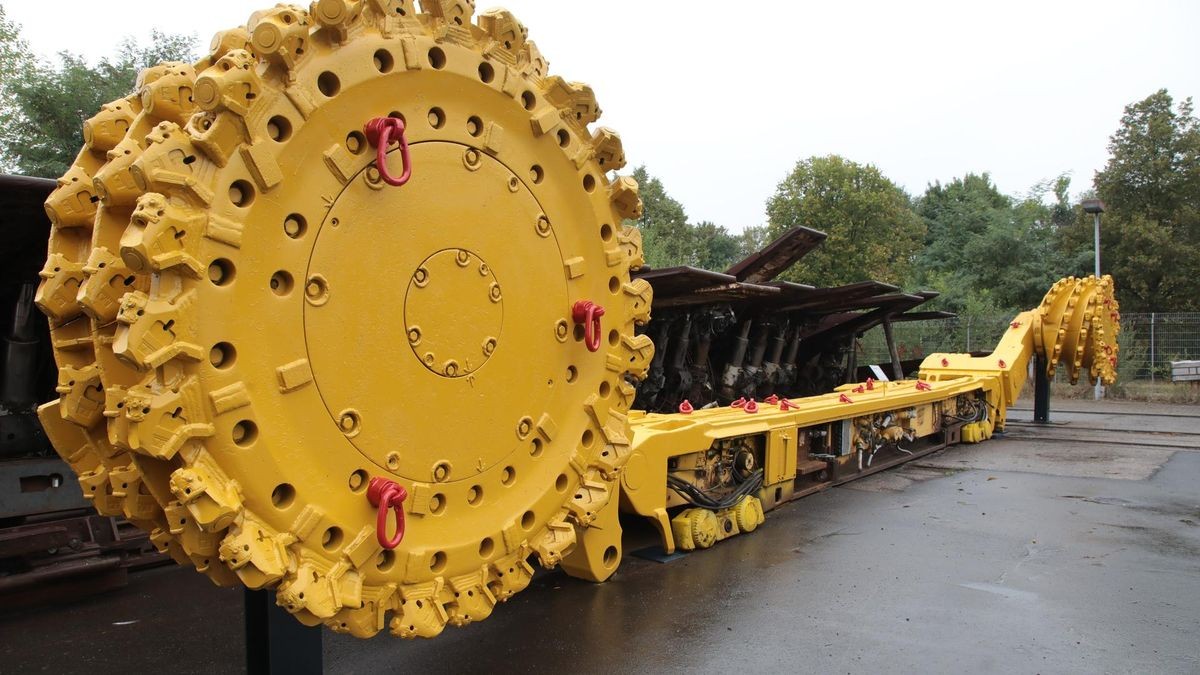 Fürs Auge wird viel geboten auf Hugo in Gelsenkirchen, wie diese 85-Tonnen-Schrämmwalze.