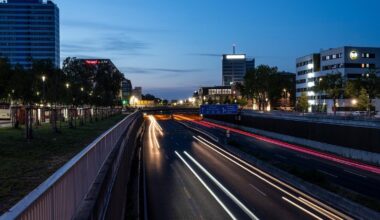 Autobahn ist in beide Richtungen voll gesperrt