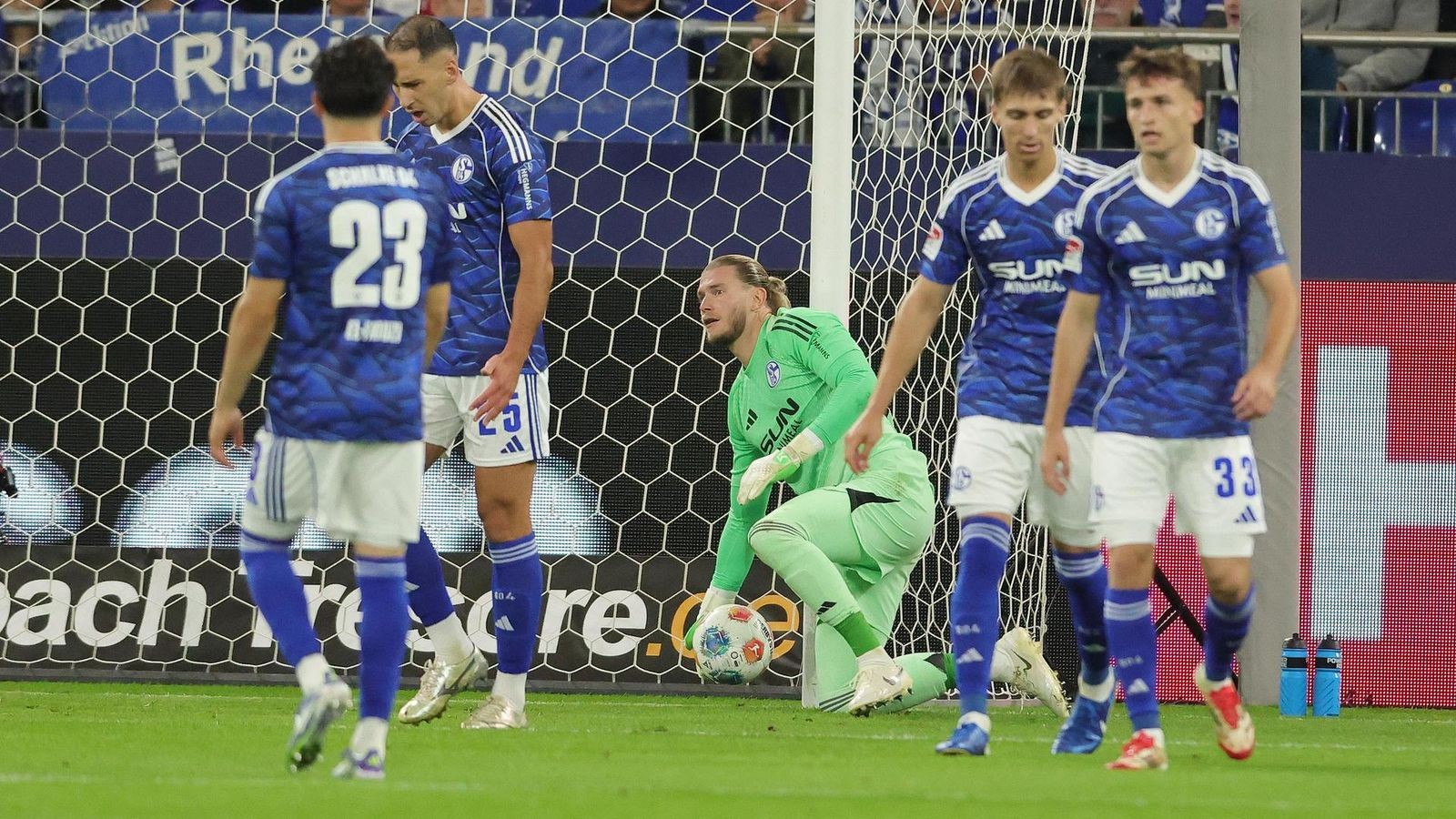 Sanchez patzt! Note 5 für zwei Schalke-Profis beim 0:1 gegen Kiel - WAZ