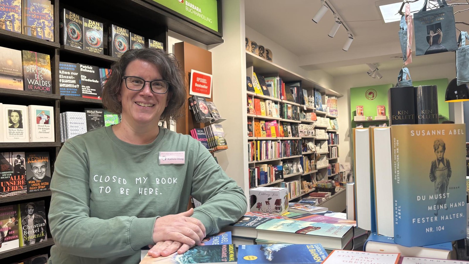 Buchhandlung in Moers entfernt Sticker auf Buch – und erntet Shitstorm