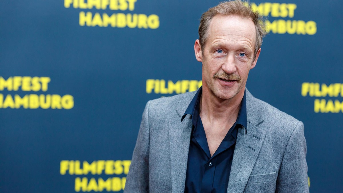 Auch Schauspieler Stefan Kampwirth stattete dem roten Teppich einen Besuch ab. Filmfest 2025