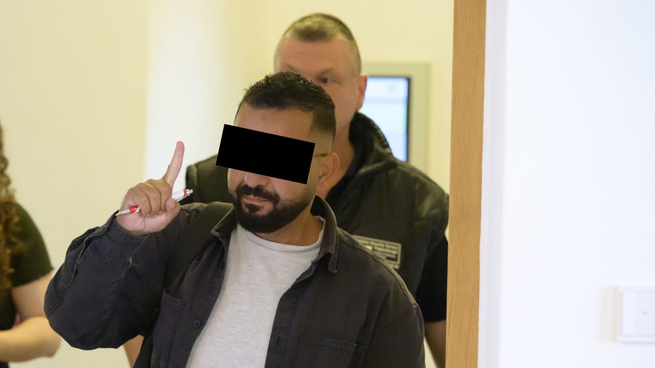Regensburg: Verurteilter IS-Terrorist klagt gegen seine Abschiebung | Regional