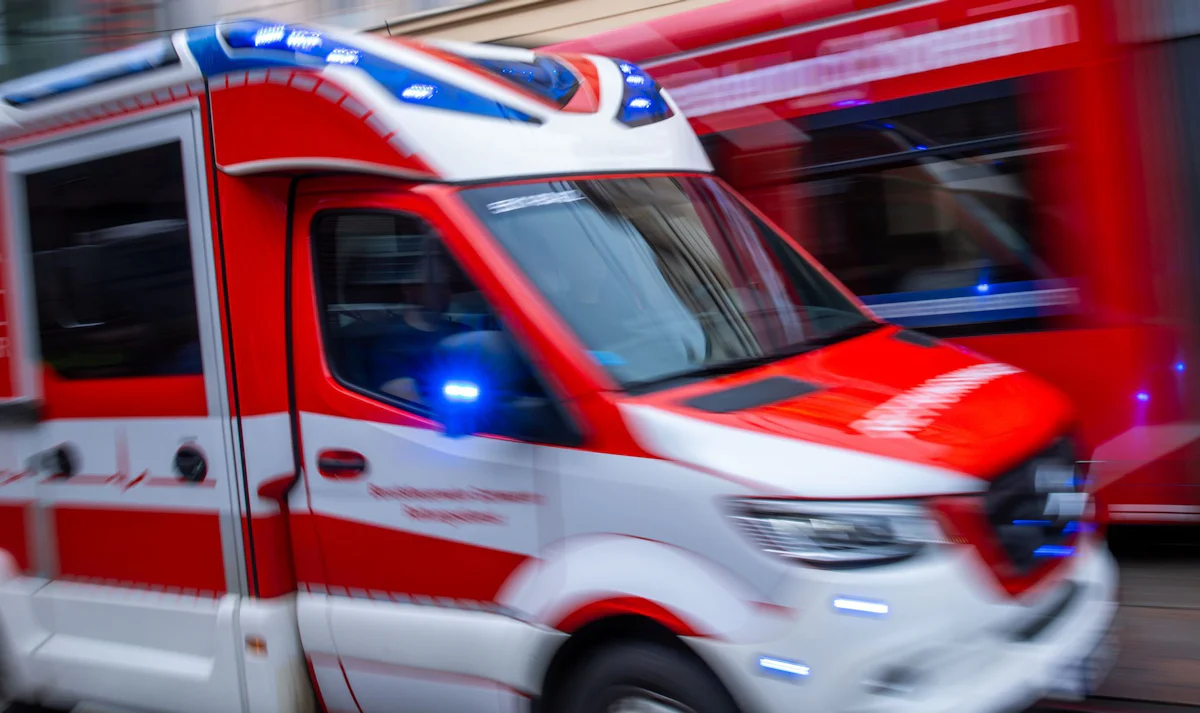 Unfälle - Radfahrer nach Unfall in Halle schwer verletzt - Panorama