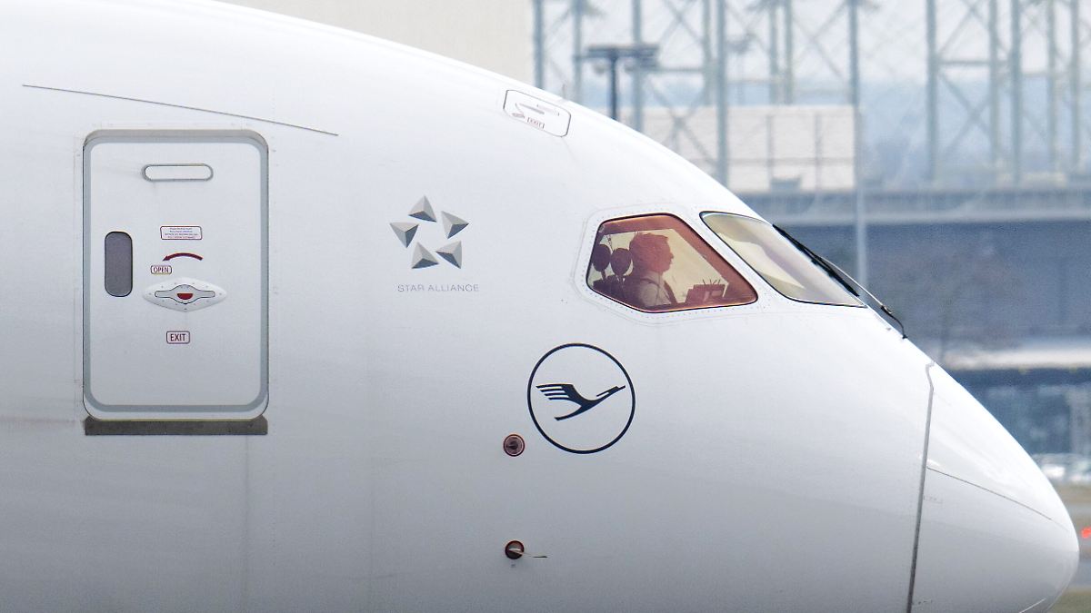 Drohung, Flugzeuge zu verlagern: Lufthansa hält Forderung ihrer Piloten für "nicht bezahlbar"