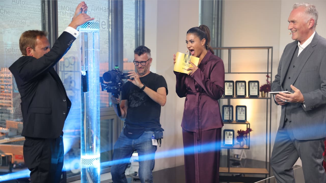 Goldene Computer Gala: Steffi Brungs Handy versenkt | Leben & Wissen