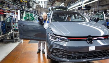 Schlüsselindustrie in der Krise: Bis zu 90.000 Jobs in deutscher Autoindustrie bis 2030 vor dem Aus