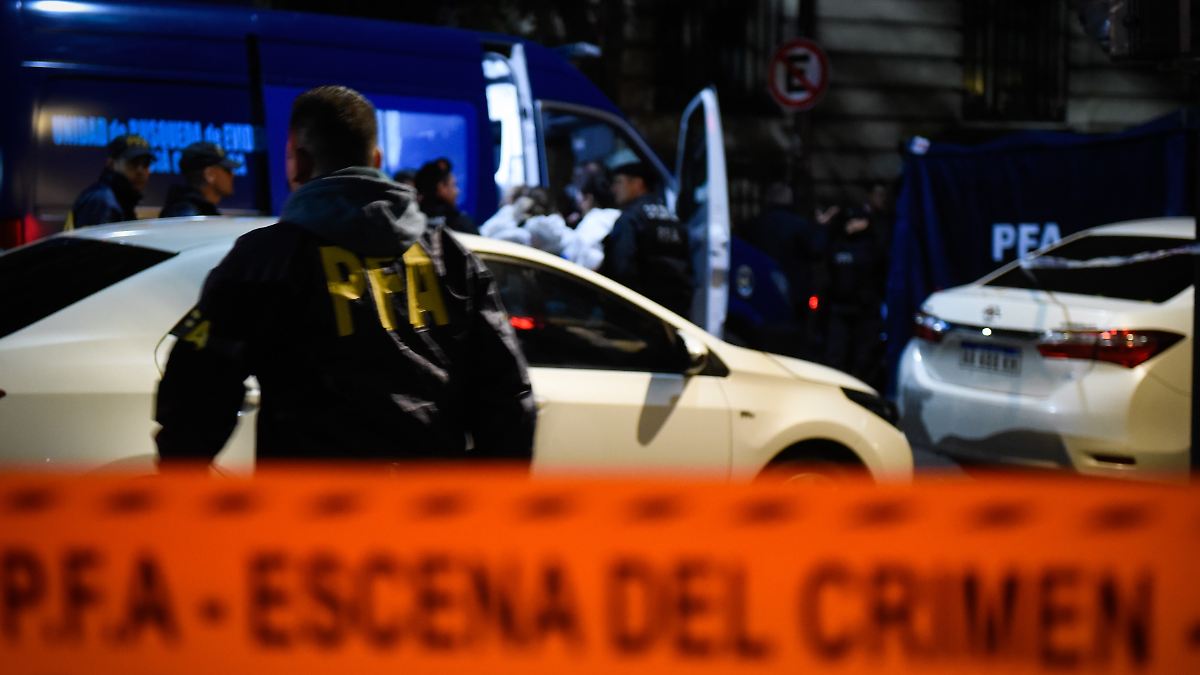 Proteste gegen Femizide nach brutalem Dreifachmord in Argentinien