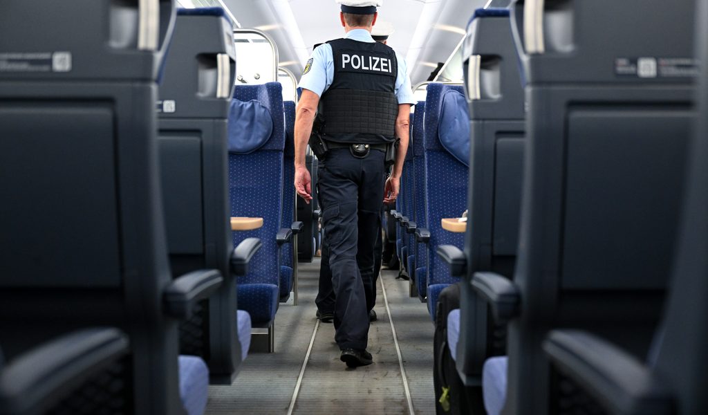 Hamburg Hauptbahnhof: Schlafenden im Zug beklaut – Festnahme am Bahnsteig